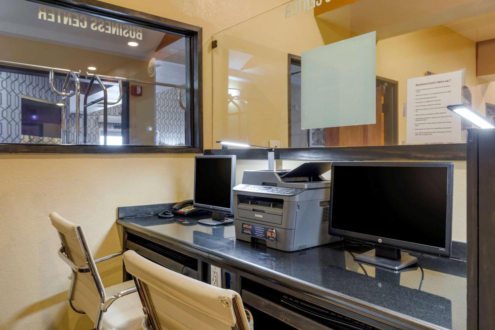 Best Western Plus Rockwall Inn & Suites Экстерьер фото
